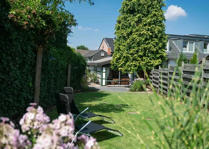 Gemuetliches Fachwerkhaus Im Herzen Nideggens ニデッケン